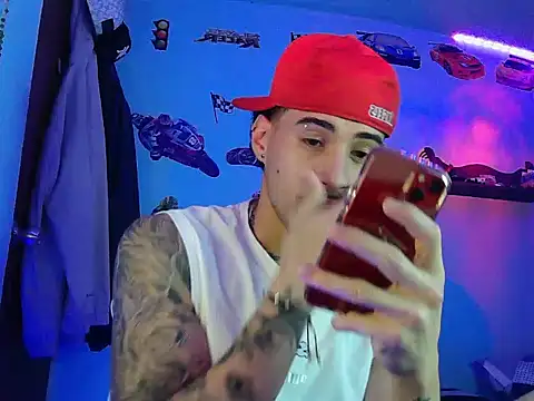 Snapshot of TOMAS_CONOR chatting on February 2026 01:45:01 AM TOMAS CONOR online show from February 2026 01:45:01 AM