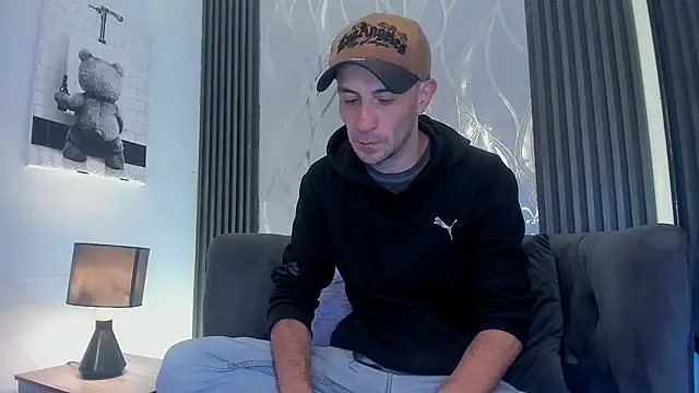 Milanwhite  online show from February 2026 12:05:02 PM