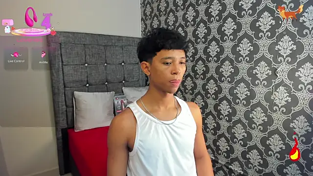 Snapshot of Little_Twink19x chatting on July 2026 07:42:01 PM Little Twink19x online show from July 2026 07:42:01 PM