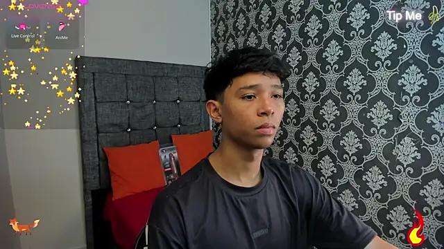 Snapshot of Little_Twink19x chatting on July 2026 07:42:02 PM Little Twink19x online show from July 2026 07:42:02 PM