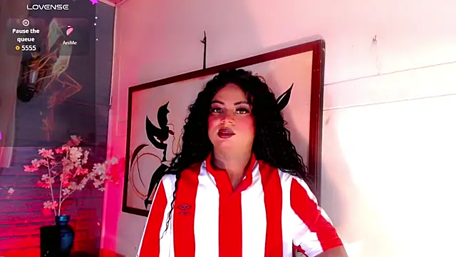 Snapshot of Mayka_Hot chatting on February 2026 12:02:01 PM Mayka Hot online show from February 2026 12:02:01 PM