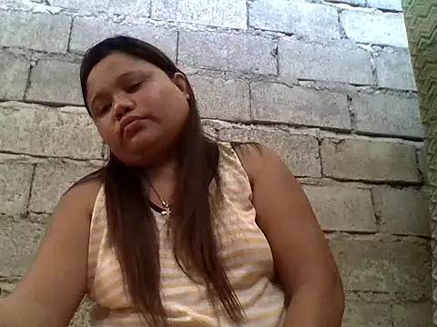 Snapshot of sweetlyn31 chatting on May 2026 11:44:02 PM sweetlyn31 online show from May 2026 11:44:02 PM