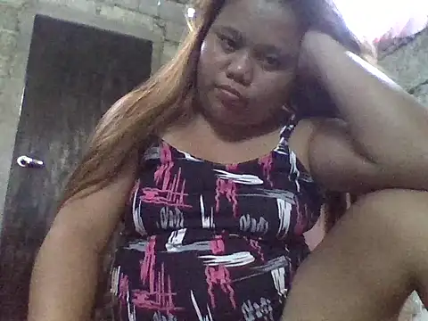 Snapshot of sweetlyn31 chatting on June 2026 10:23:02 PM sweetlyn31 online show from June 2026 10:23:02 PM