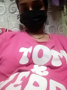 Vandana122 online show from May 2026 11:26:02 AM