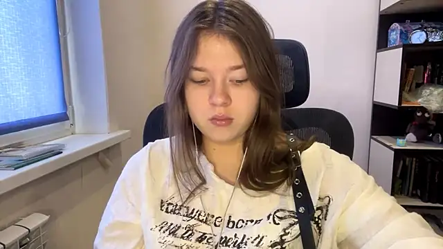 Snapshot of TomikoPfau chatting on March 2026 07:37:02 AM TomikoPfau online show from March 2026 07:37:02 AM