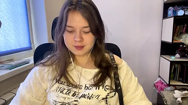 Snapshot of TomikoPfau chatting on March 2026 07:36:01 AM TomikoPfau online show from March 2026 07:36:01 AM