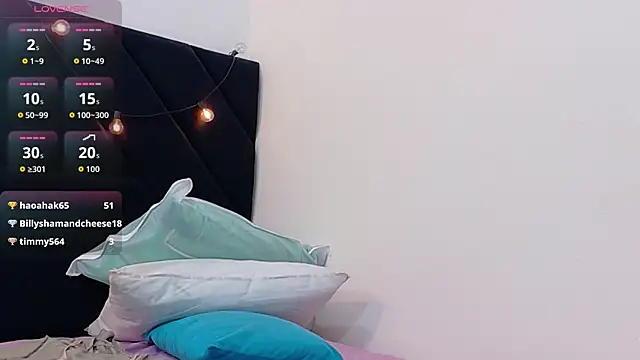 curvybuffgirllll online show from June 2026 07:26:01 PM