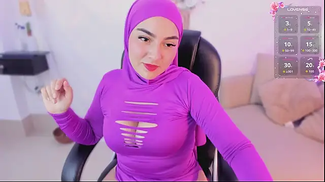 Snapshot of Malika_Noor chatting on March 2026 02:56:02 PM Malika Noor online show from March 2026 02:56:02 PM