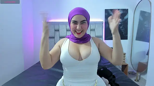 Malika Noor online show from July 2026 03:18:01 PM