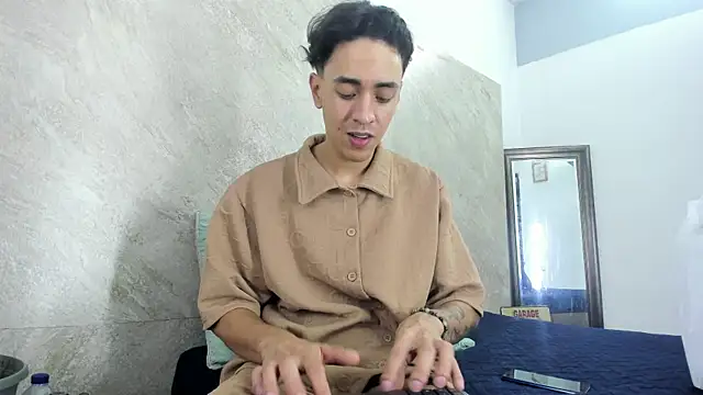 Mick-lollipop online show from April 2026 07:58:01 PM