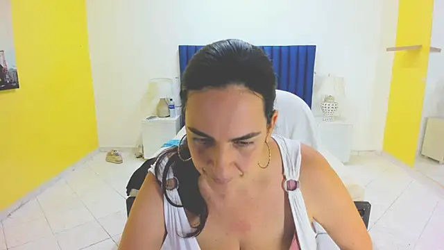 Amy Walls7 online show from May 2026 12:01:02 PM