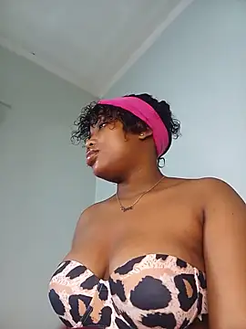 Snapshot of Divine_Beautyxx chatting on June 2026 03:53:02 AM Divine Beautyxx online show from June 2026 03:53:02 AM