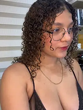 Snapshot of KendyLove_ chatting on June 2026 07:00:01 AM KendyLove online show from June 2026 07:00:01 AM