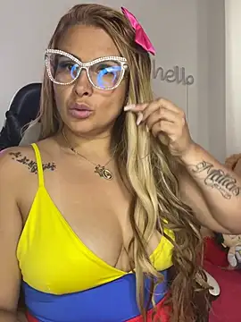 Snapshot of Alma_Andrade chatting on June 2026 03:43:01 PM Alma Andrade online show from June 2026 03:43:01 PM