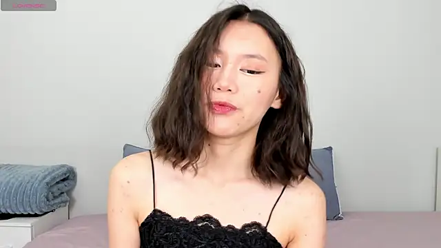 Snapshot of Kiraeko chatting on May 2026 05:14:02 AM Kiraeko online show from May 2026 05:14:02 AM
