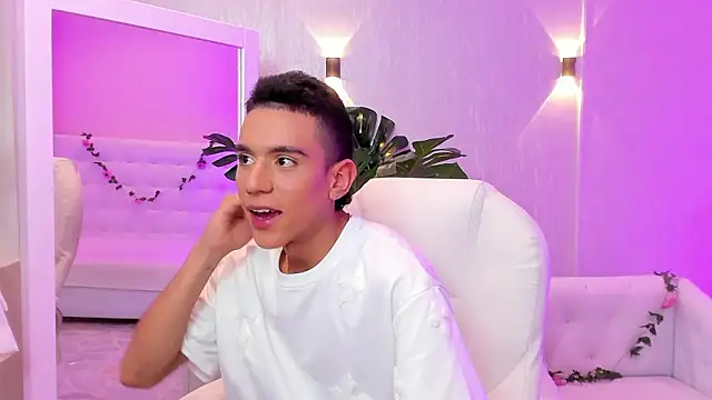 Snapshot of dominicjonnes chatting on February 2026 06:39:02 PM dominicjonnes online show from February 2026 06:39:02 PM