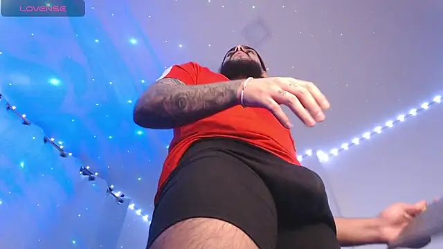 SantiagoHincapiie online show from March 2026 01:21:01 AM