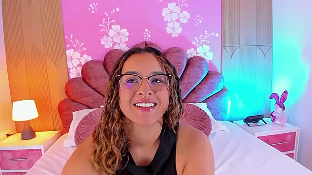 Sara colyn online show from March 2026 09:44:02 PM