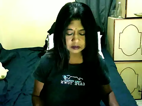 Snapshot of IndianPleasures21 chatting on May 2026 11:02:02 PM IndianPleasures21 online show from May 2026 11:02:02 PM