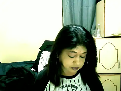 Snapshot of IndianPleasures21 chatting on May 2026 02:18:01 AM IndianPleasures21 online show from May 2026 02:18:01 AM