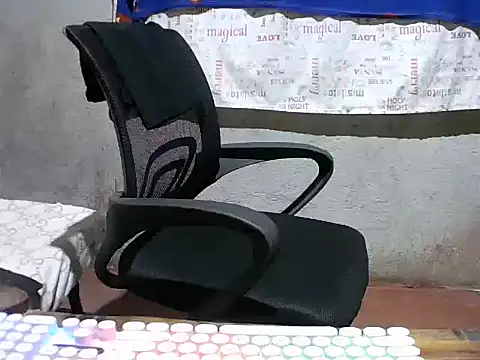 Snapshot of Radiant_smile chatting on May 2026 01:18:02 PM Radiant smile online show from May 2026 01:18:02 PM