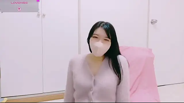 natsuka-chan online show from April 2026 11:20:01 AM