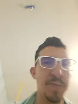 ANDYBLAKEE2025 online show from April 2026 01:32:01 AM