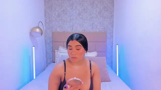 ZeynepYilmaz online show from April 2026 09:34:01 PM