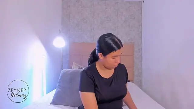 ZeynepYilmaz online show from April 2026 08:35:02 PM