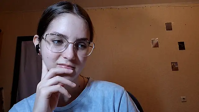 Katelemon online show from May 2026 02:24:02 PM
