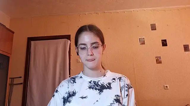 Katelemon online show from June 2026 10:20:01 AM