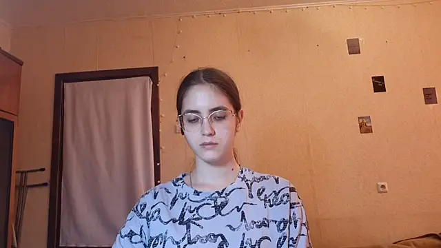 Katelemon online show from July 2026 10:52:02 AM
