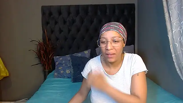 Snapshot of TemptedAngel chatting on February 2026 07:56:01 PM TemptedAngel online show from February 2026 07:56:01 PM