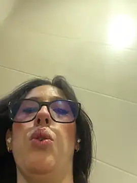Snapshot of susi_chimm chatting on May 2026 04:03:01 PM susi chimm online show from May 2026 04:03:01 PM