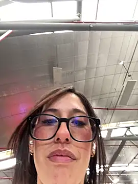 Snapshot of susi_chimm chatting on May 2026 02:45:01 PM susi chimm online show from May 2026 02:45:01 PM