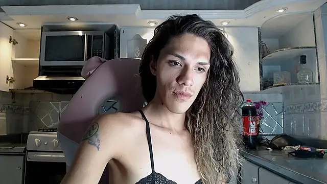 Snapshot of CrisOzzz chatting on February 2026 08:31:02 PM CrisOzzz online show from February 2026 08:31:02 PM