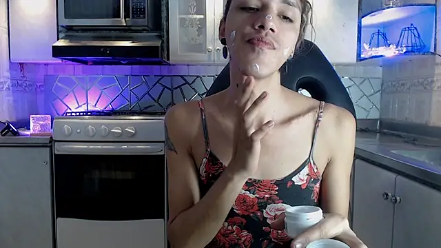 CrisOzzz online show from March 2026 06:03:01 PM