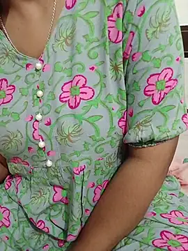 Snapshot of Queenlipx chatting on March 2026 05:04:01 PM Queenlipx online show from March 2026 05:04:01 PM