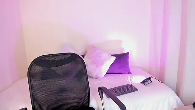 MIAA ROBERTSS online show from March 2026 05:35:01 AM