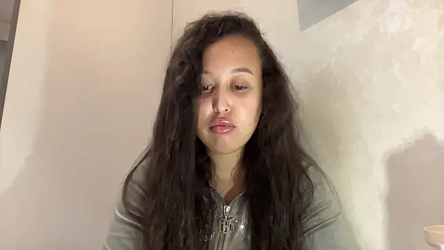 Dana 005 online show from April 2026 07:33:01 PM