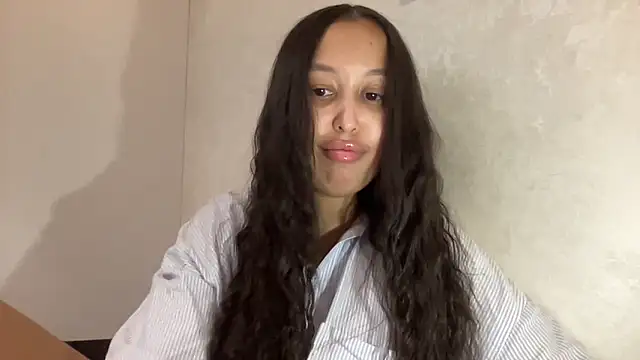 Snapshot of Dana_005 chatting on May 2026 08:46:01 PM Dana 005 online show from May 2026 08:46:01 PM