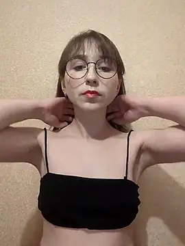 Ella17582 online show from March 2026 09:32:02 PM