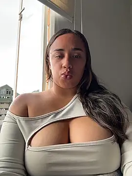 Eyssha online show from April 2026 12:10:01 PM