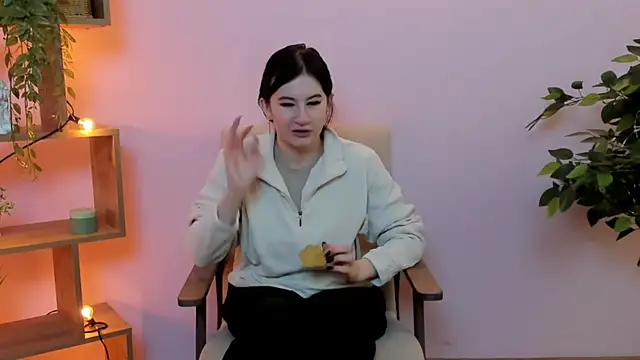 Snapshot of TwilaMode chatting on February 2026 07:29:02 AM TwilaMode online show from February 2026 07:29:02 AM