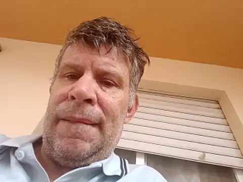 Snapshot of stud2512 chatting on June 2026 06:13:02 AM stud2512 online show from June 2026 06:13:02 AM