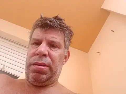 Snapshot of stud2512 chatting on June 2026 06:40:02 AM stud2512 online show from June 2026 06:40:02 AM