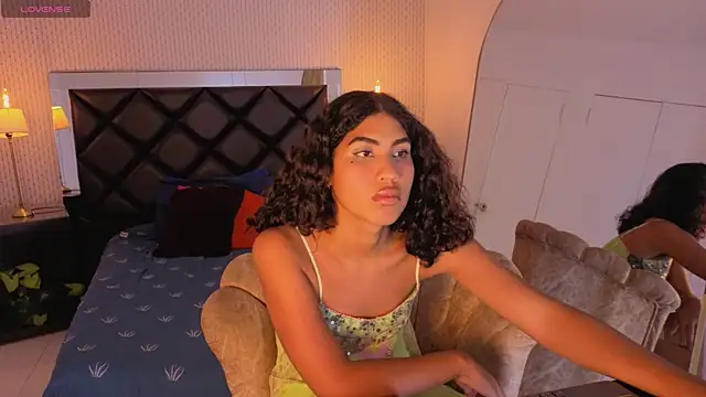 Snapshot of soffiene chatting on February 2026 10:22:01 PM soffiene online show from February 2026 10:22:01 PM