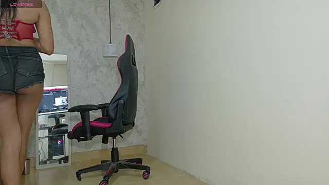 Snapshot of cristal-49 chatting on March 2026 01:50:01 PM cristal-49 online show from March 2026 01:50:01 PM