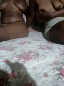 Snapshot of Dee-n-Dee_nyash chatting on February 2026 09:46:01 PM Dee-n-Dee nyash online show from February 2026 09:46:01 PM