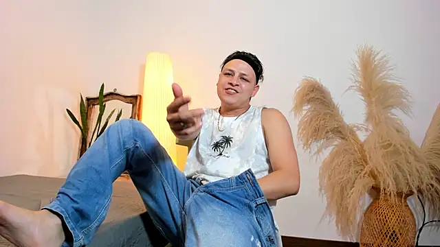 Snapshot of SamJoness_ chatting on February 2026 07:35:01 PM SamJoness online show from February 2026 07:35:01 PM